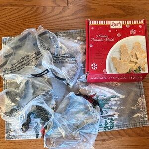 Holiday Pancake Molds - Festive Red